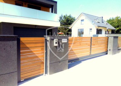 Piękna nowoczesna willa miejska, ogrodzenie aluminiowe Alu Wood Fence, powłoka winchester