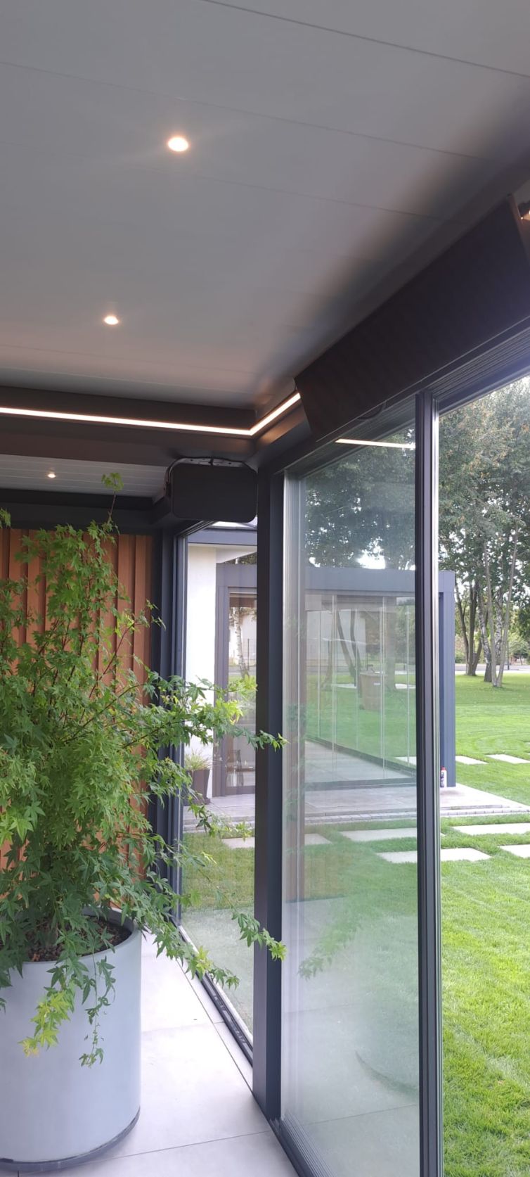 pergola-ogrodowa-zaluzjowa-lakate (4)