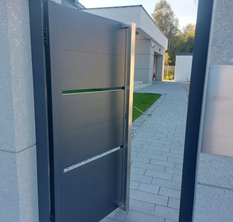 Nowoczesne-ogrodzenie-aluminiowe-Śląsk (3)