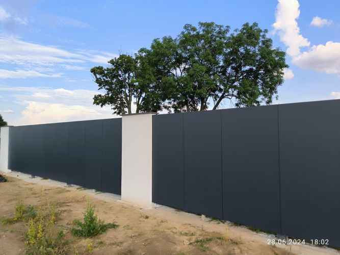 pelne-ogrodzenia-lakate